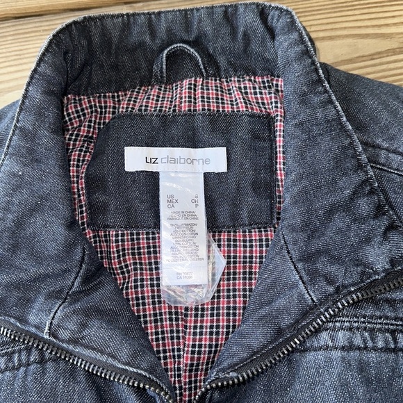 Liz Claiborne women’s jean lined vest size S - Picture 2 of 11